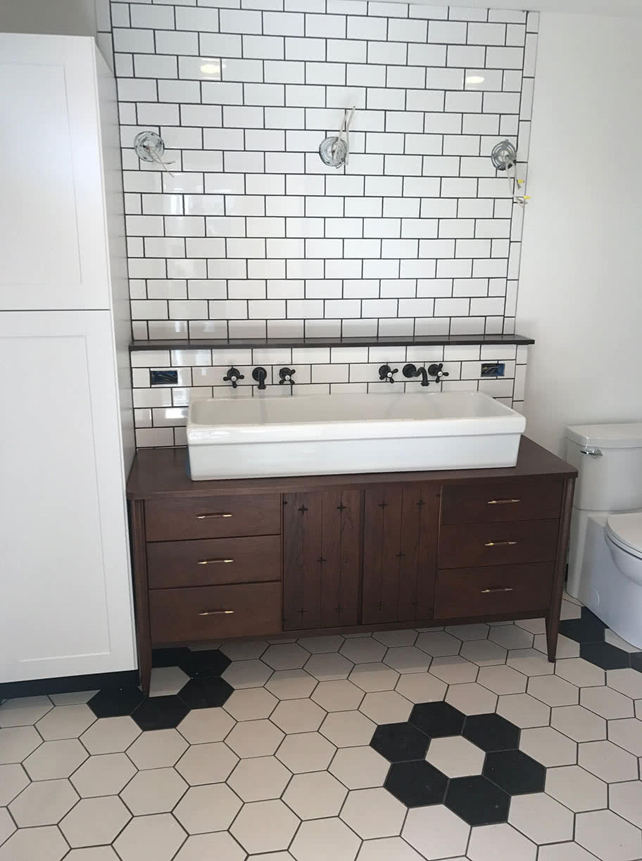 Modern Bathroom Sink Plumbing